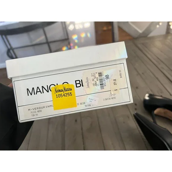 Manolo Blahnik Black Leather Curved Point Toe Pumps - Size 39 - Picture 8 of 8